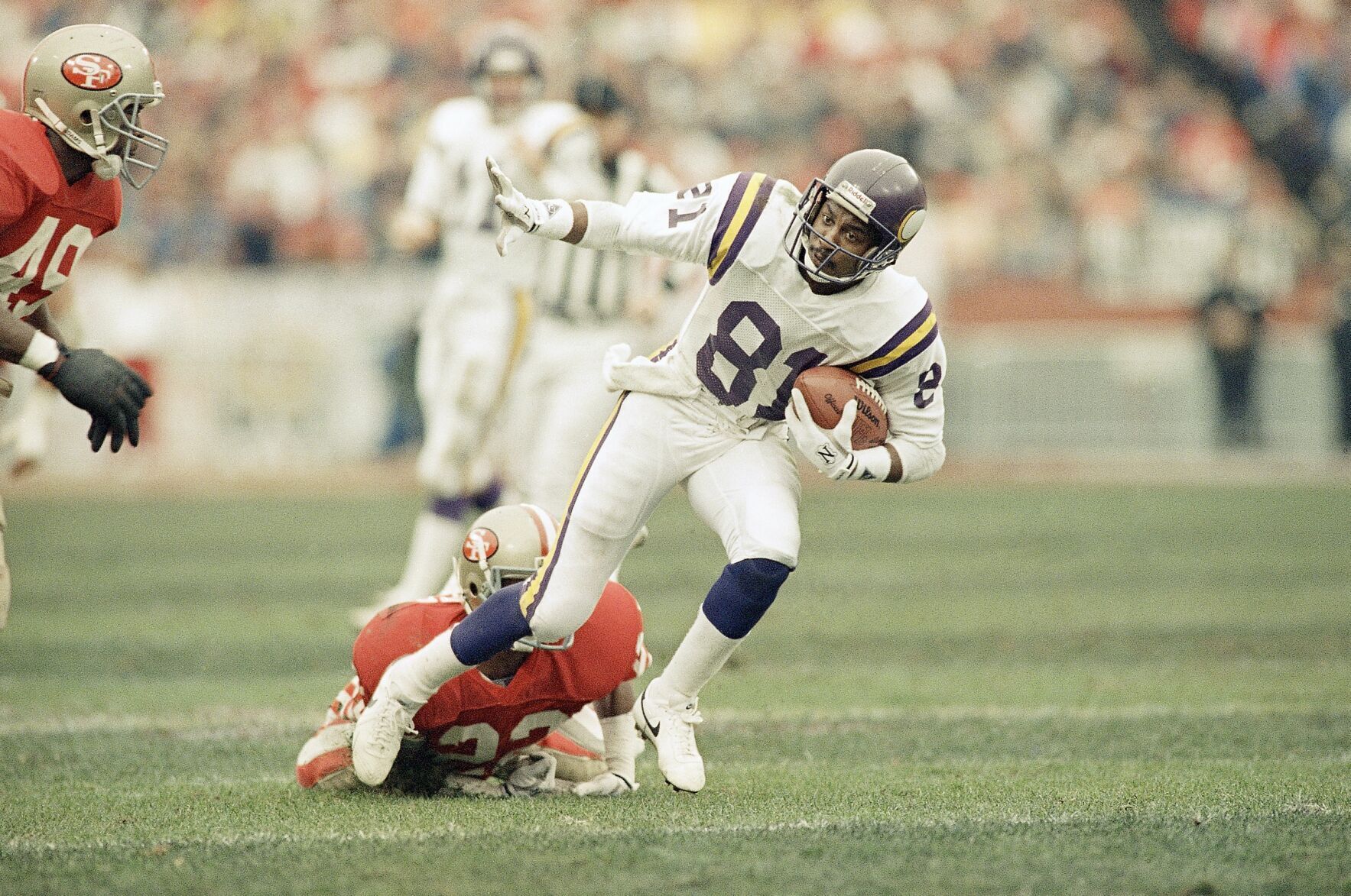 1988: Minnesota Vikings advances behind record day for Anthony Carter